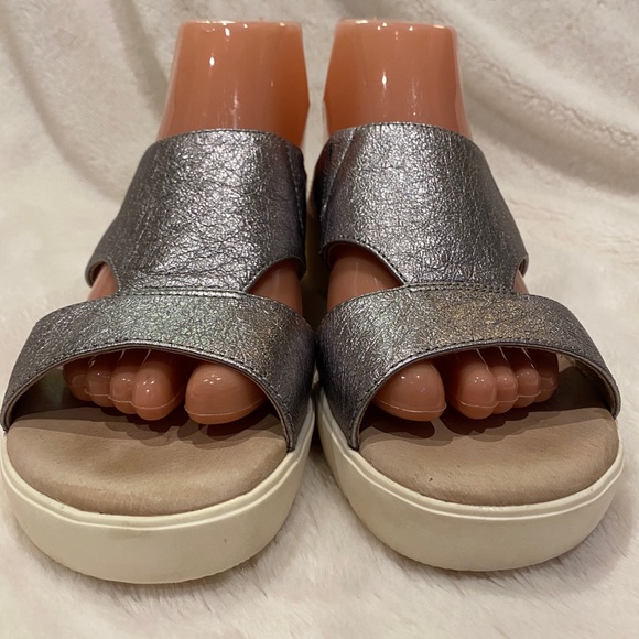 Johnston & Murphy Carly Metallic Silver Colored Comfort Wedge Sandals Size 9 EUC - Picture 3 of 12